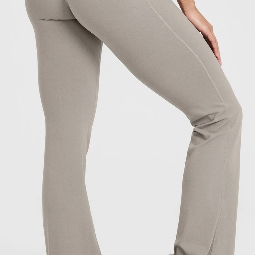 Oner Active High-Rise Flare Leggings in Taupe - Picture 2 of 4